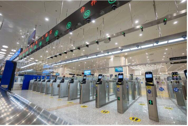 人保伴您前行,拥有“如意行”驾乘险,出行更顺畅!_冰雪经济行业市场全景调研及投资价值评估研究、冰雪经济行业特点与趋势