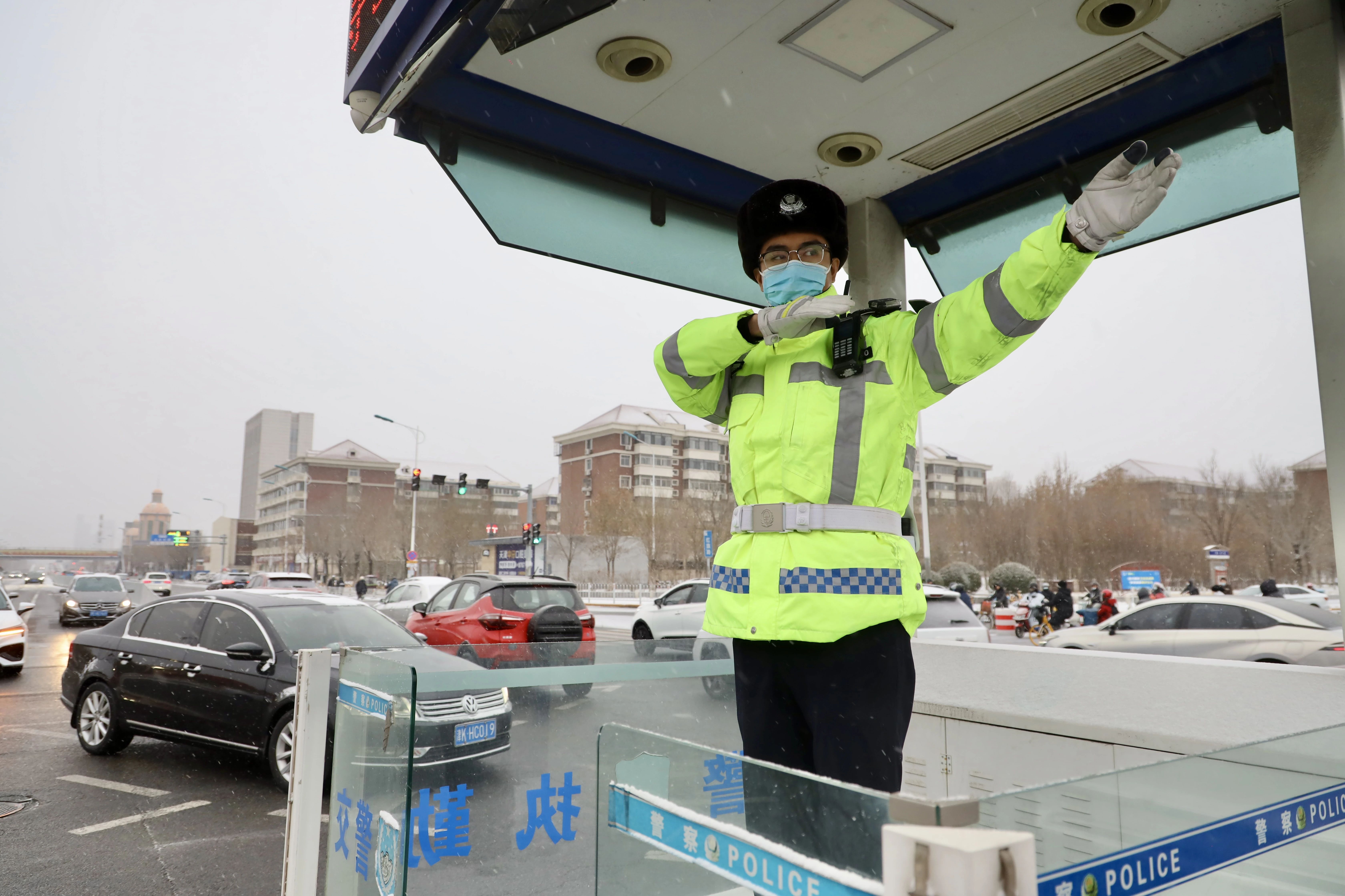 人保伴您前行,拥有“如意行”驾乘险，出行更顺畅！_2025年精密仪器行业现状与发展趋势分析