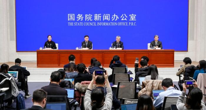 宣昌能：香港人民币存款余额突破1万亿元