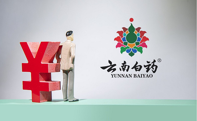 嘉麟杰董事张允增持22.78万股，增持金额50.57万元