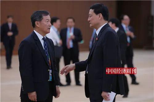 王毅同法国总统外事顾问博纳通电话