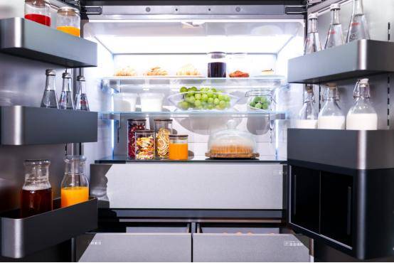 智造突围:2025汽车装备业竞争格局预测与万亿赛道重构分析_人保财险 ,人保护你周全