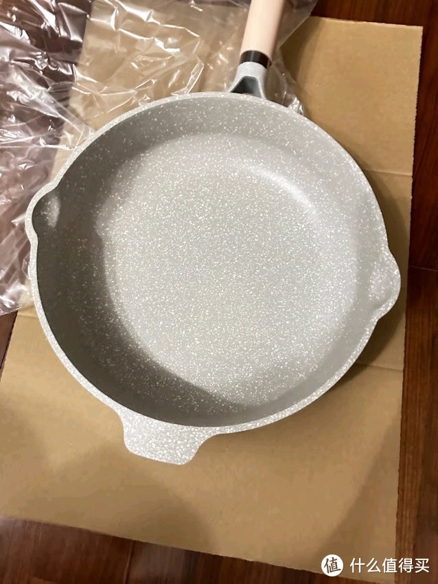 爱仕达获得外观设计专利授权:“手柄(广邑)”