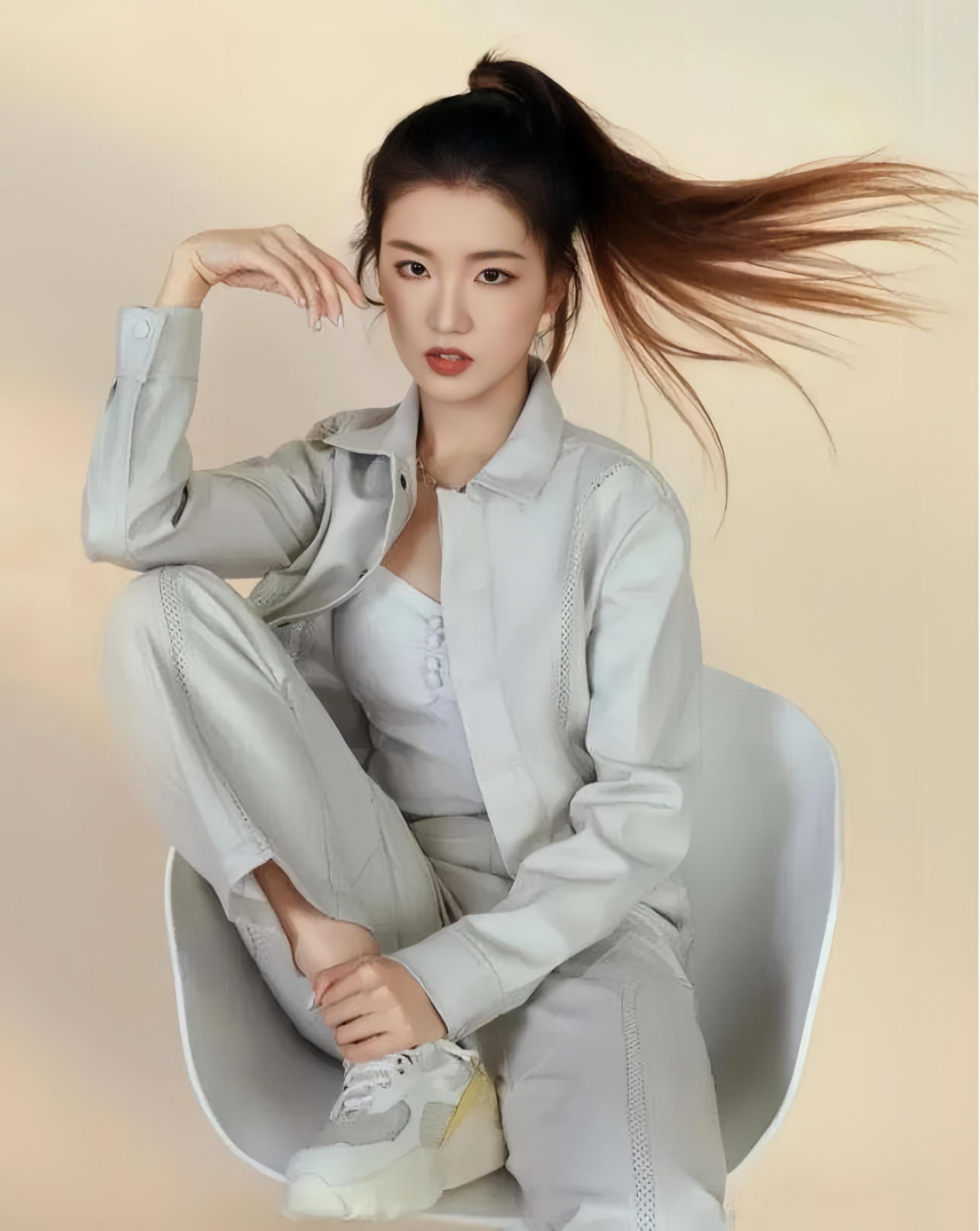 董明珠孟羽童同框直播，带货销售额达500万元！董明珠回应孟羽童能否再回格力，称她离开时“犯了很大的错”
