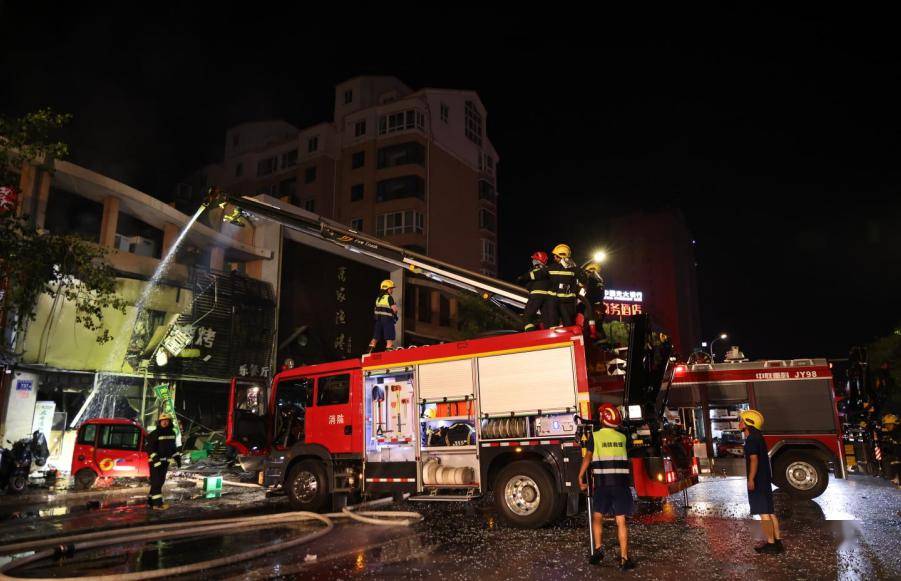 银川富洋烧烤店特别重大燃气爆炸事故涉刑事案一审宣判：15人获刑