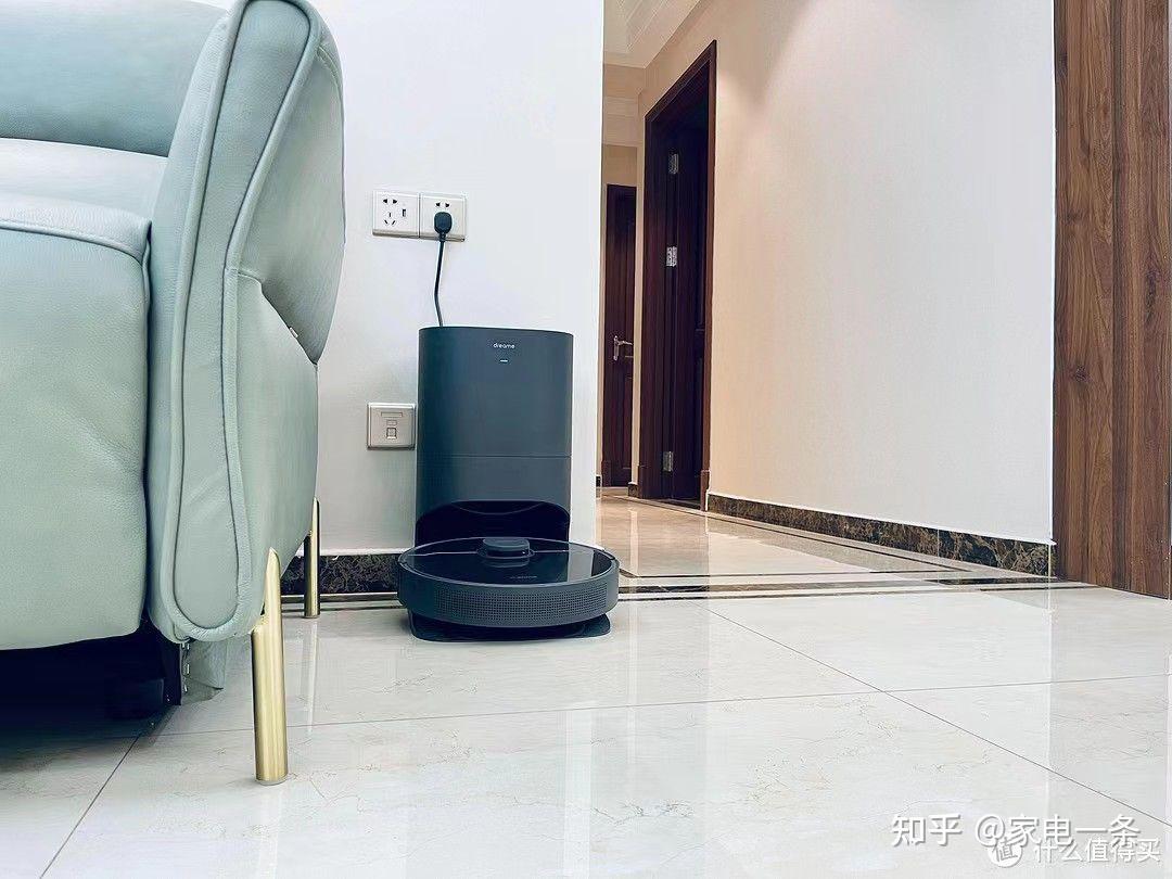富佳股份获得实用新型专利授权：“一种回收箱及洗地机”