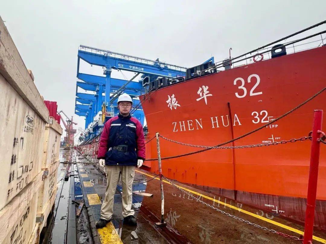 振华重工获得发明专利授权：“大型箱梁结构的制作方法及轮胎吊的组装方法”