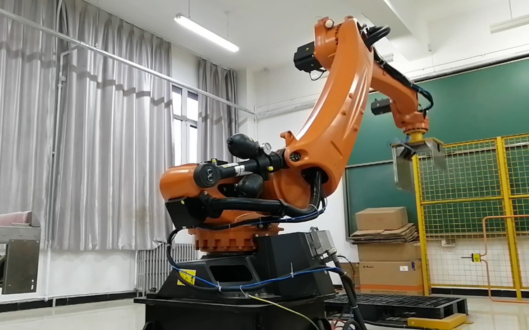 创新奇智与库卡机器人达成战略合作