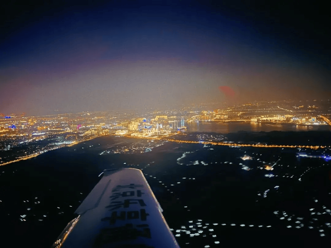 深圳低空经济飞出“新高度” 开通无人机航线近300条