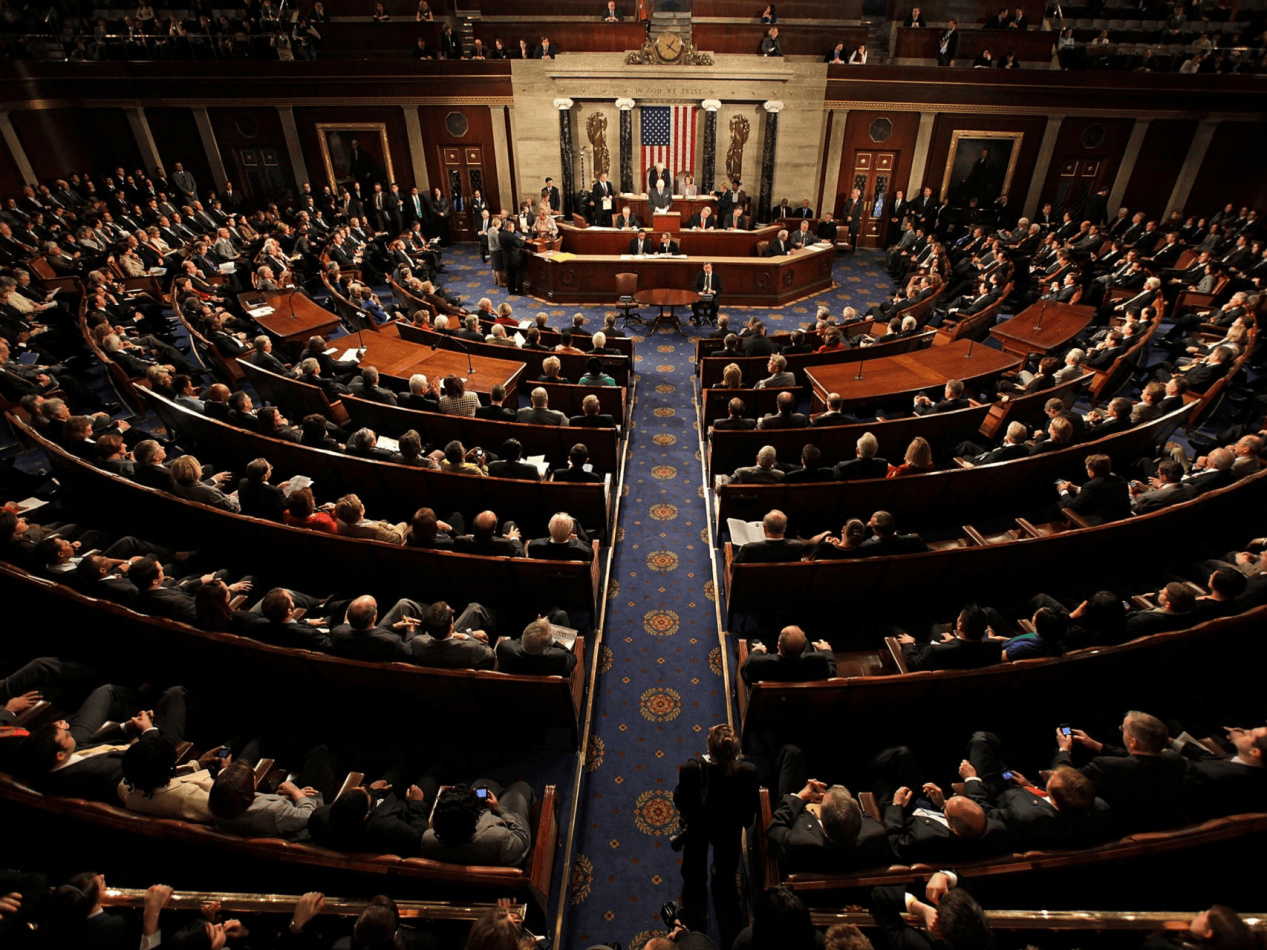 特朗普关税达摩克利斯之剑再度高悬:亚太股指依旧坚挺,美股美债遭抛售,黄金V型反转