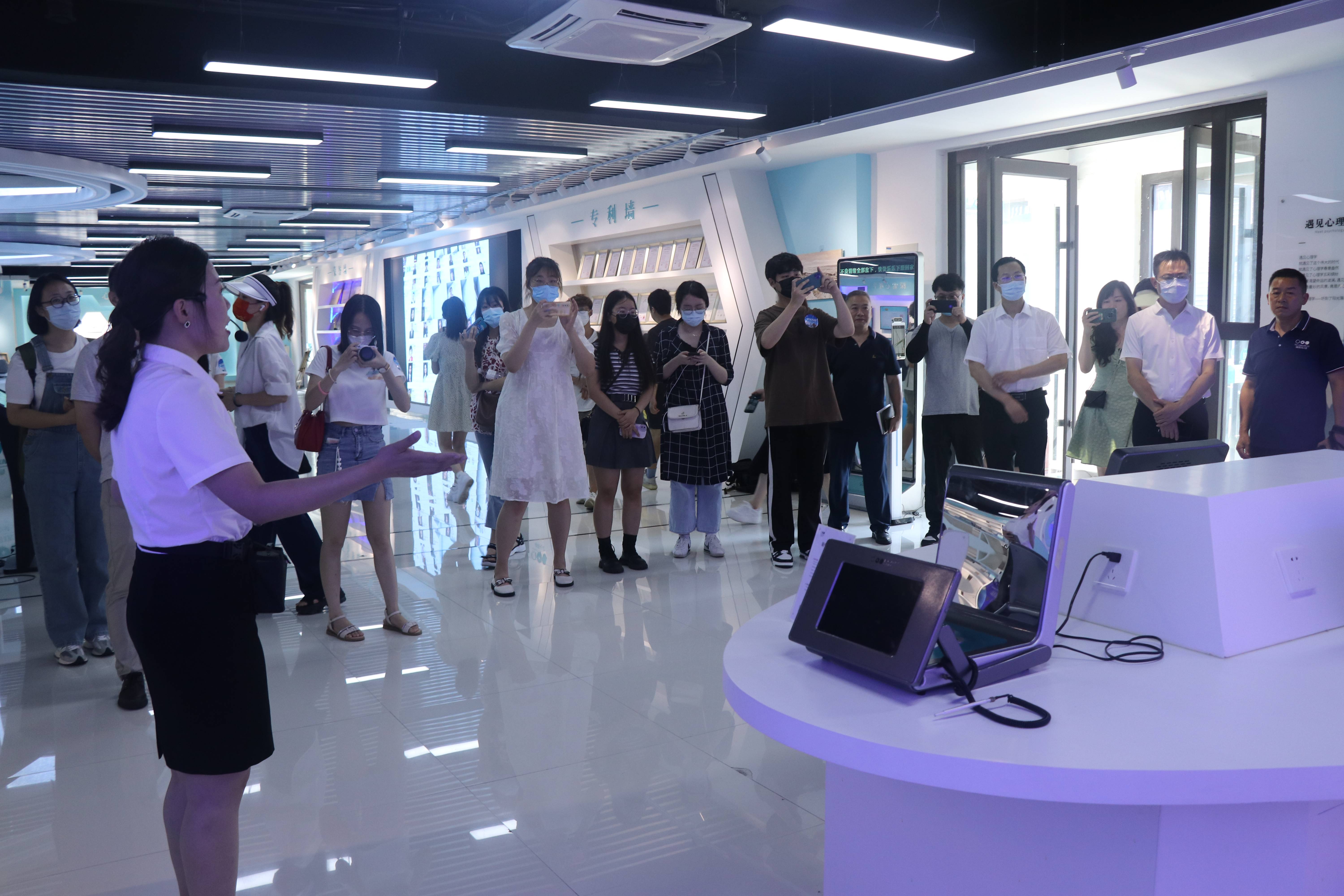 在摸索与创新长跑中前行:恒坤新材的半导体材料突围战