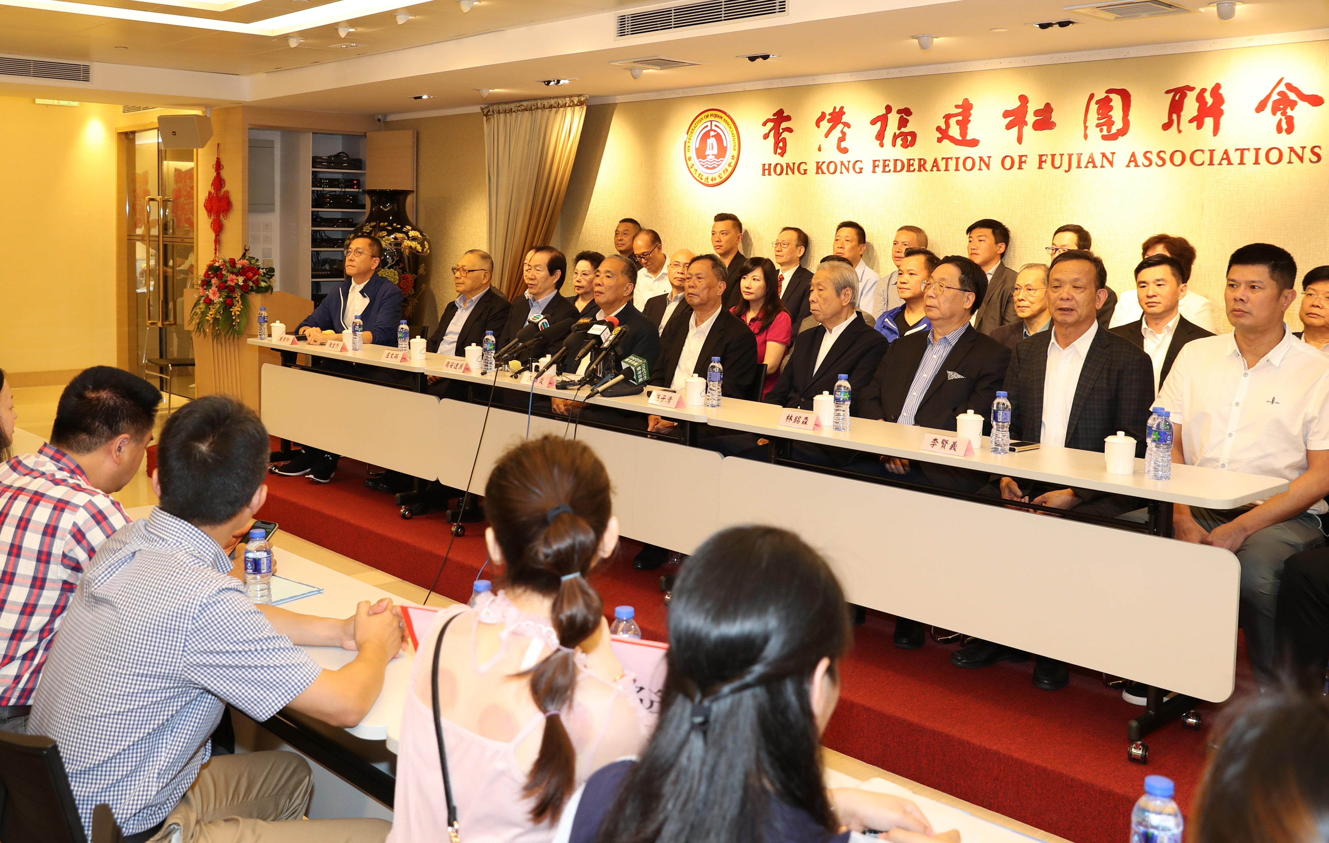 中足联凌晨发声：坚决反对，强烈谴责！