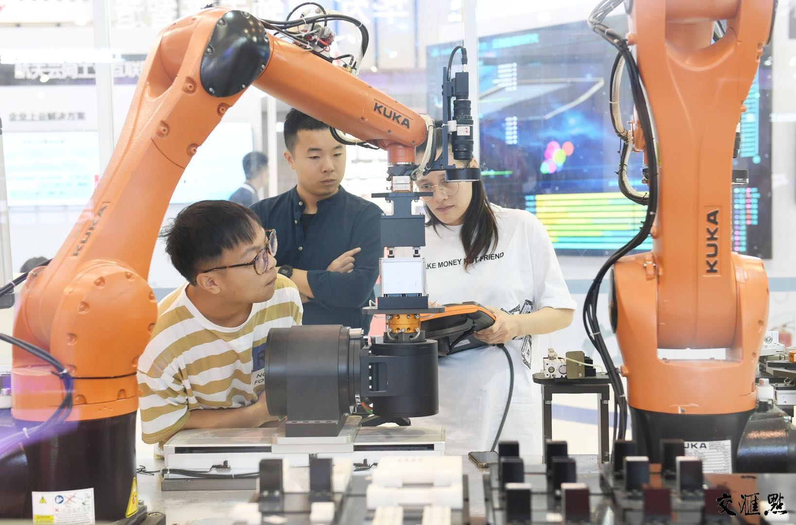 龚克：智能化发展要建立在自主可控的底座上面