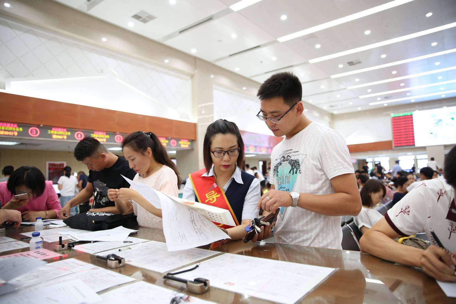 濮耐股份：上半年净利润6890.32万元 同比下降48.26%