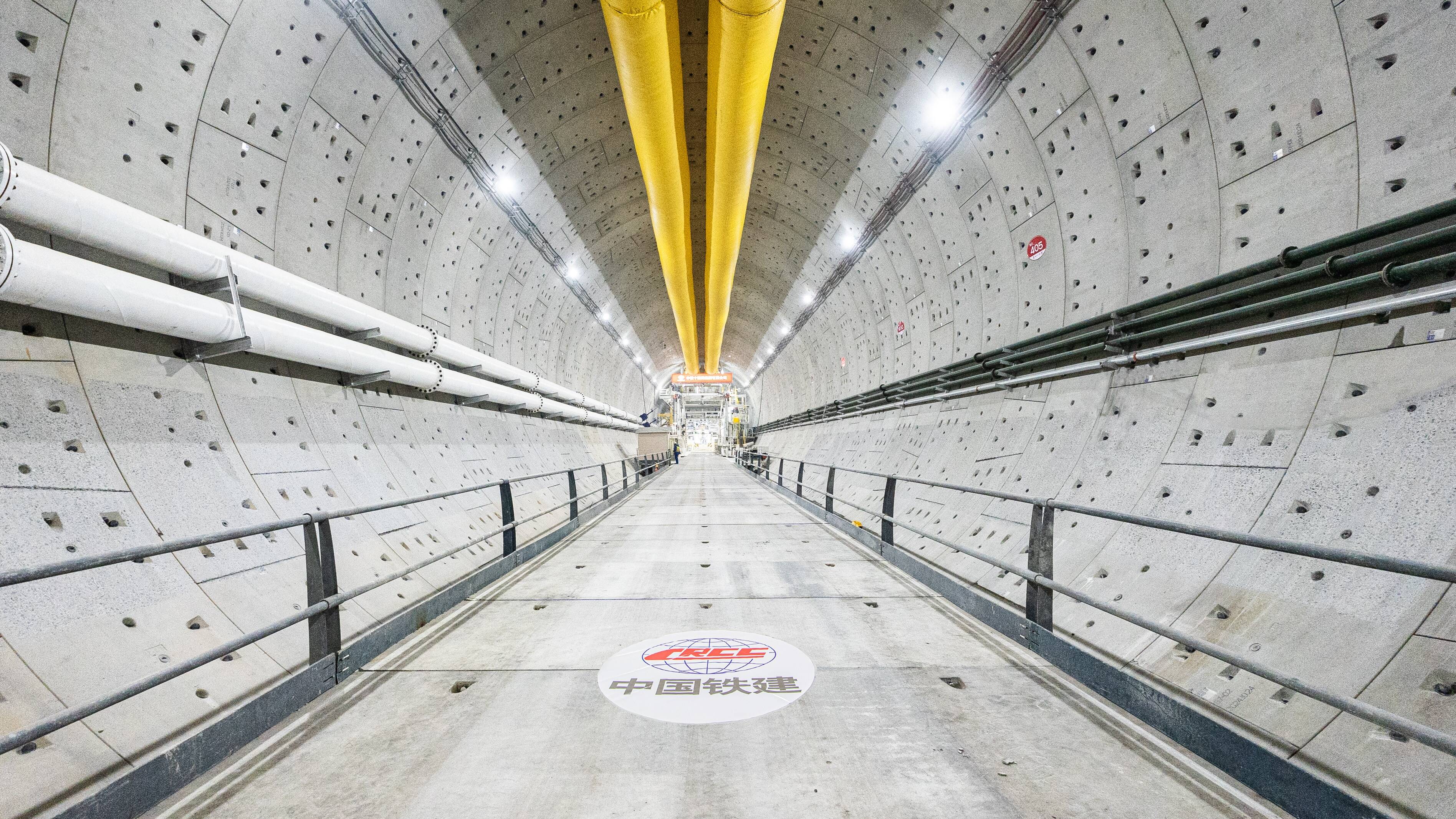 京滨城际铁路天津机场盾构隧道安全贯通