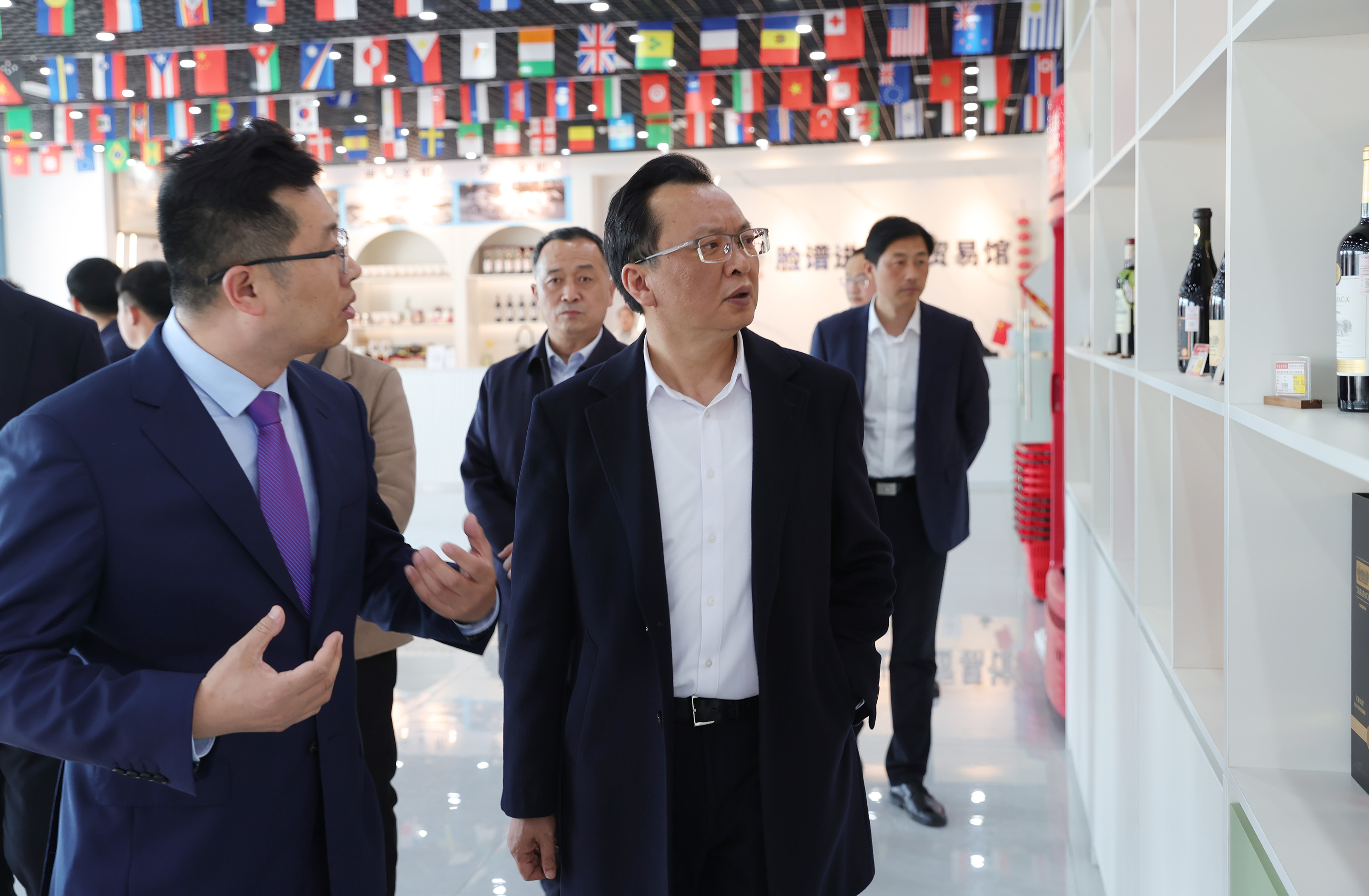 中国贸促会会长任鸿斌在湖南调研