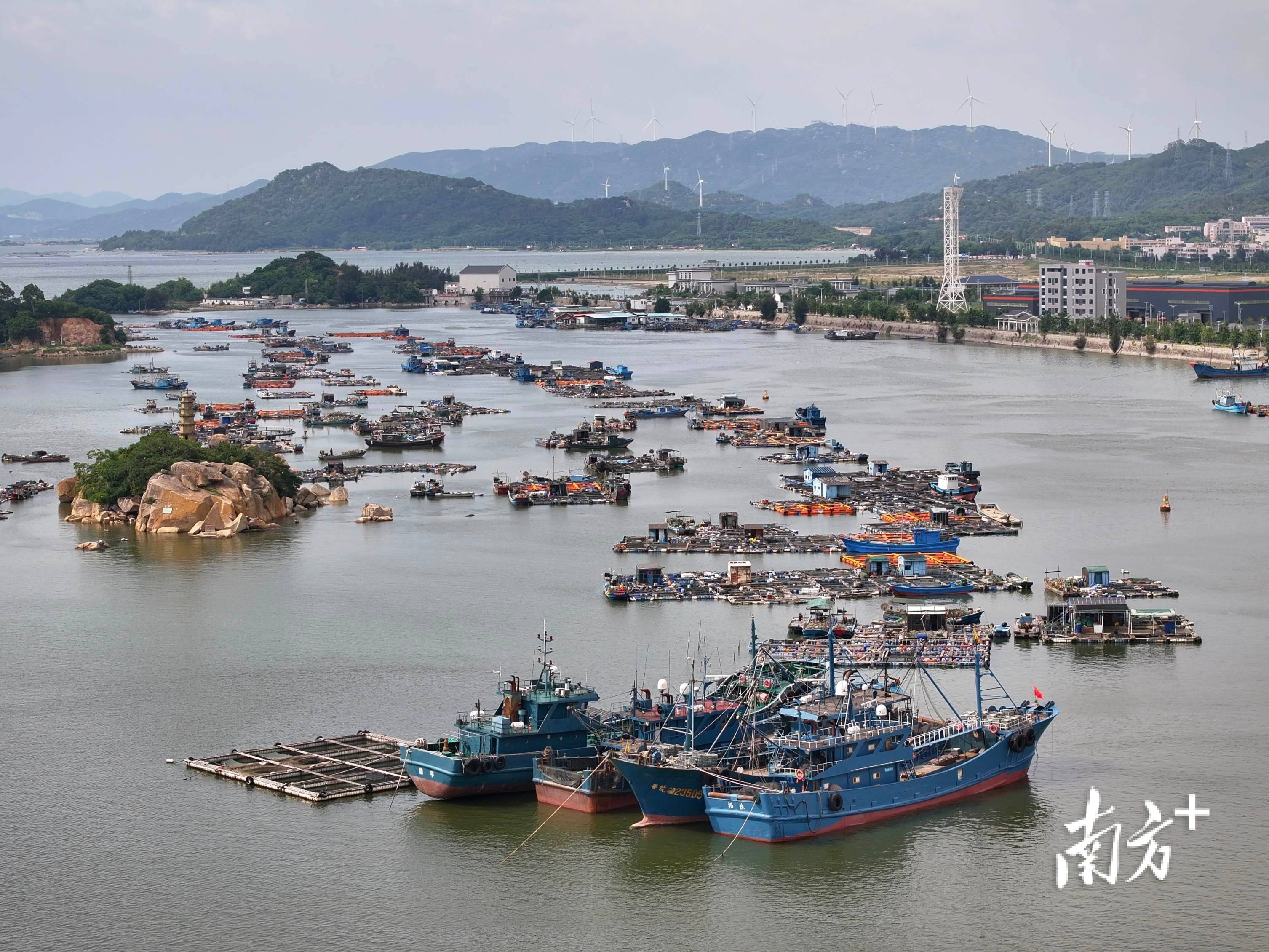 广东多个滨海景区关闭 防风应急响应升级