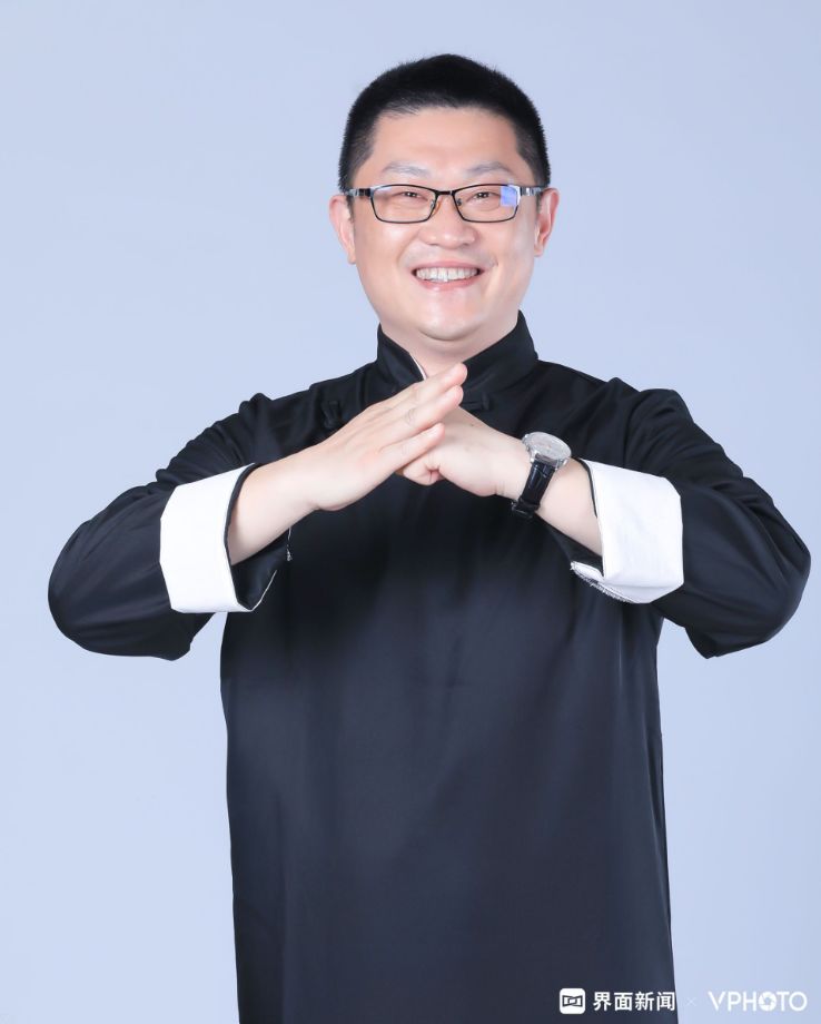蓝海华腾董秘邱文渊个人名下持股减少37.1万股，涉及金额714.92万元