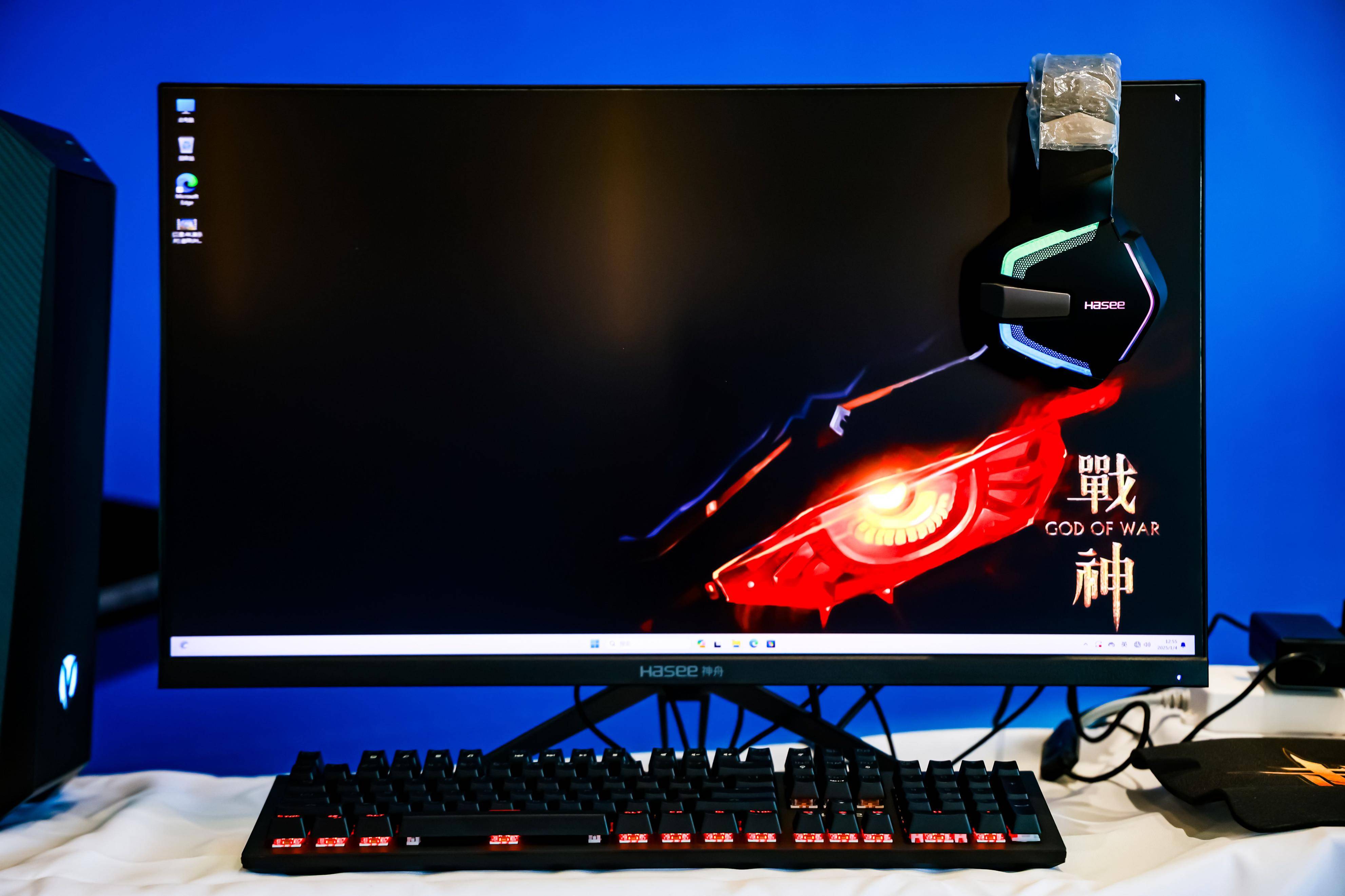 英特尔结束连续六个财季亏损:三季度盈利41亿美元,盘后涨近8%