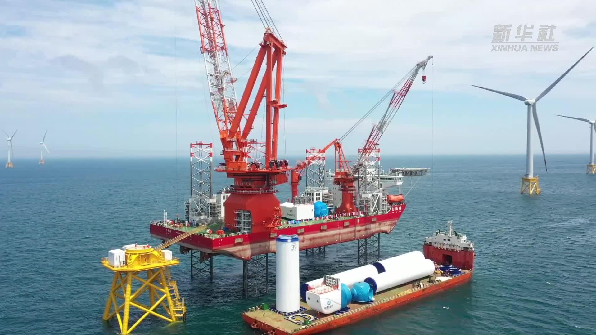 全球最大26兆瓦级海上风电机组并网发电
