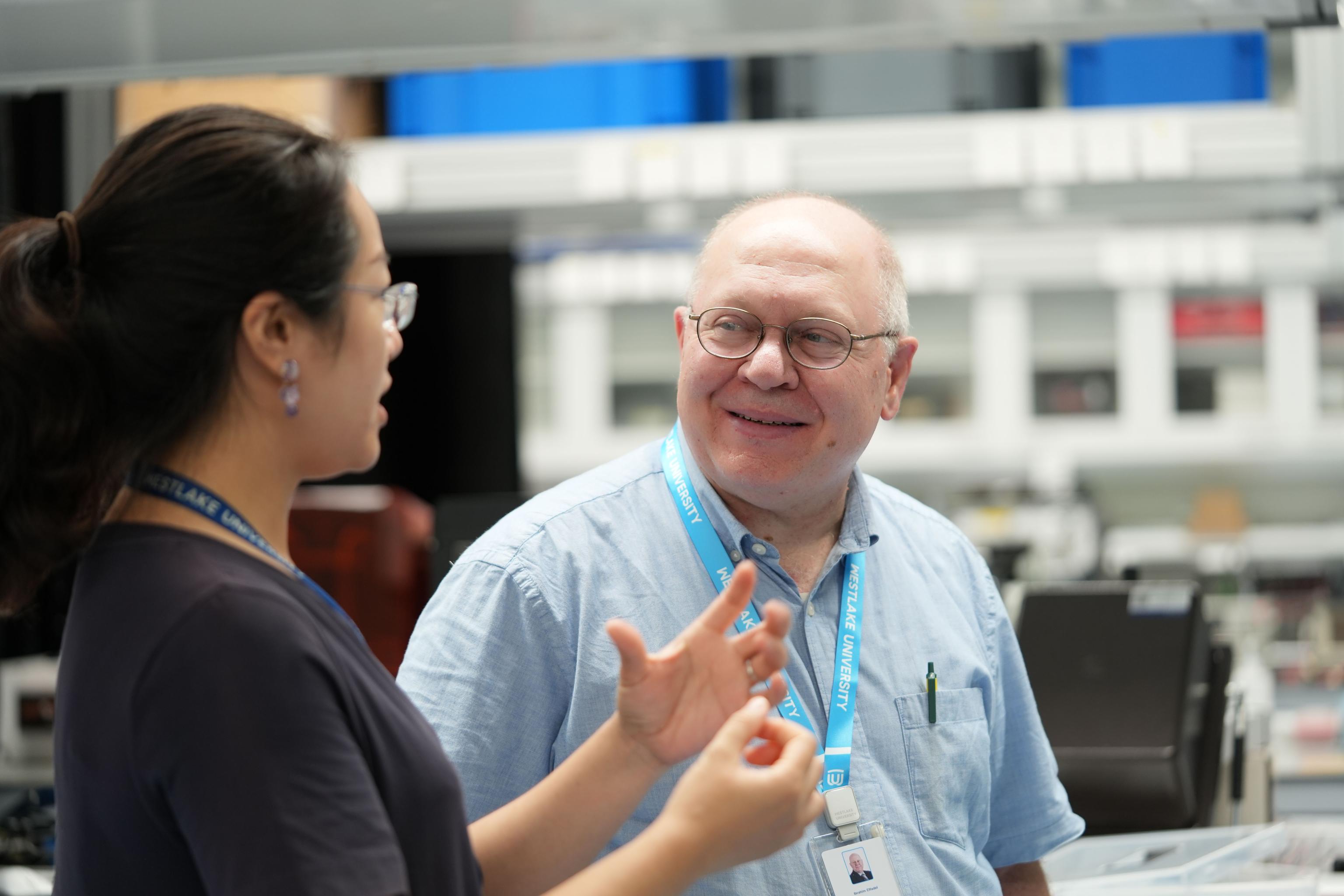 商务部新闻发言人就安世半导体相关问题应询答记者问