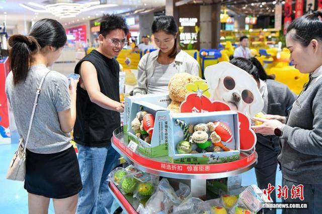 海南离岛免税新政实施首周吸金5.06亿元 同比增逾三成