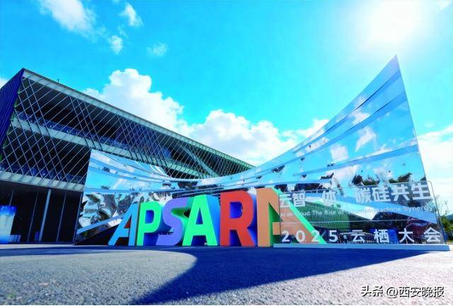 开战！阿里千问App公测，与ChatGPT正面交锋