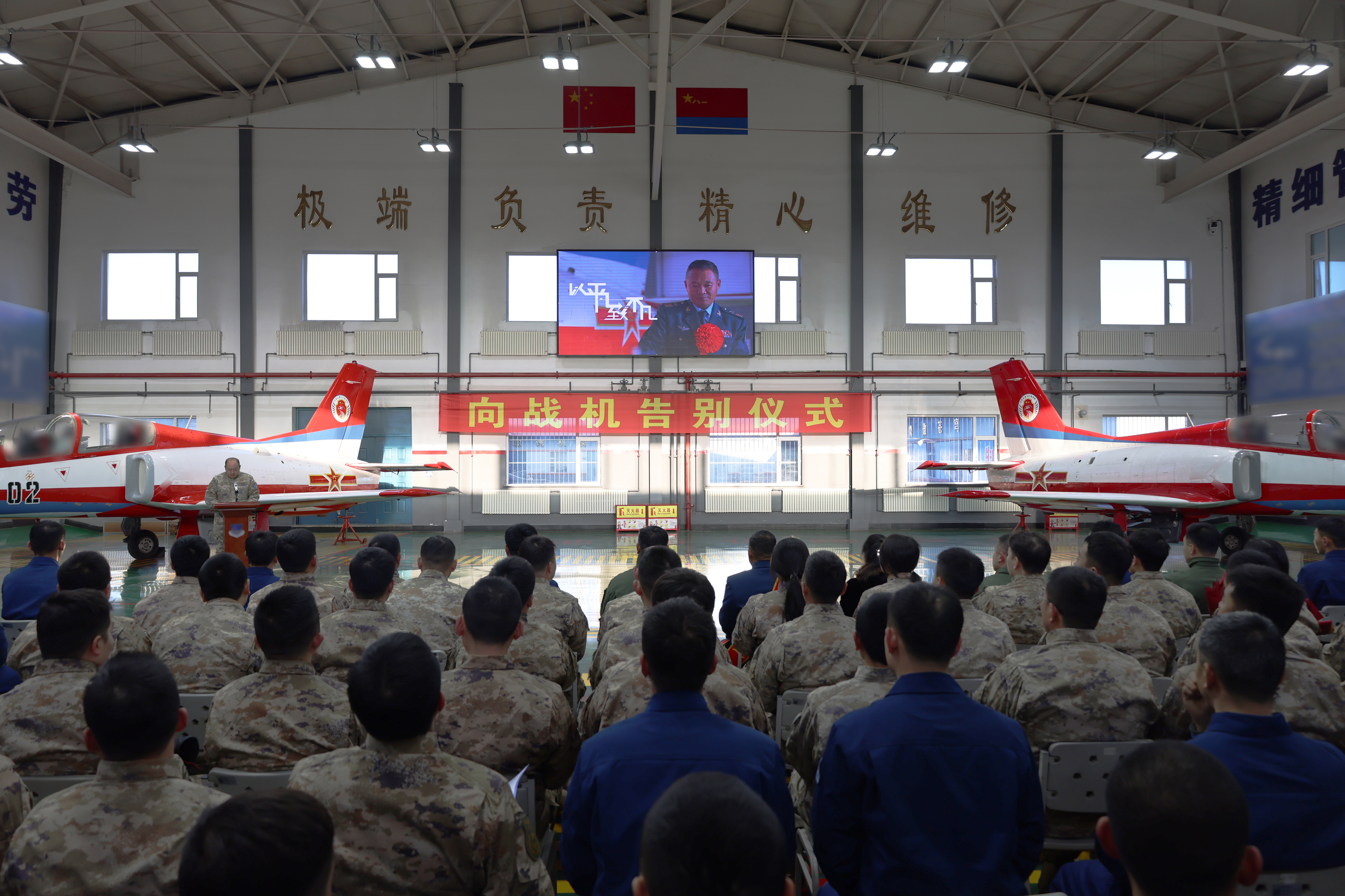 西宁曹家堡国际机场：机务维修员保障航班飞行安全