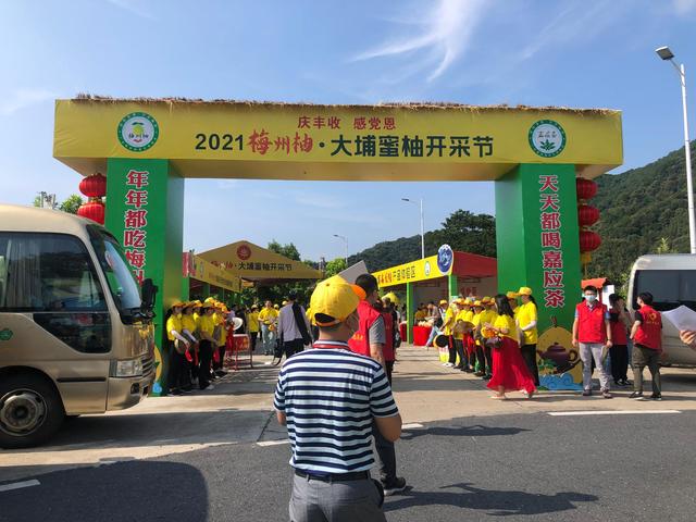 京东宣布追加超过3000万元物资，保障香港大埔火灾后民生所需