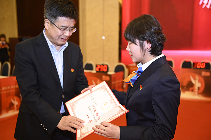 北京银行党委书记、董事长霍学文与辽宁方大集团董事局主席方威会谈交流