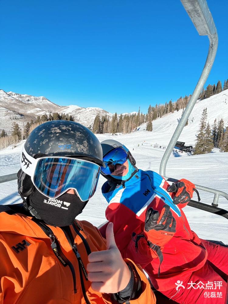 我在滑雪场“追着你拍”,日赚1000元