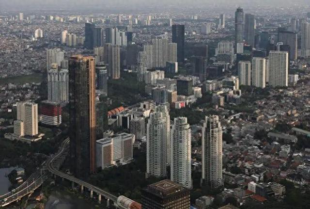 印尼雅加达一建筑火灾遇难人数升至22人