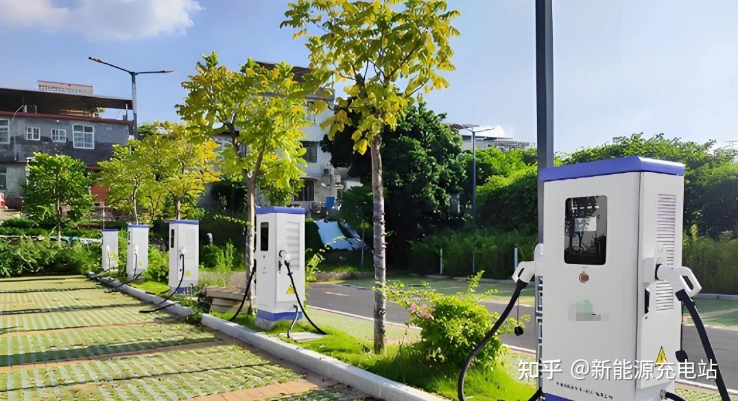 人保财险 ,拥有“如意行”驾乘险，出行更顺畅！_充电网络新基建 超快充技术与能源互联网的协同生态构建战略