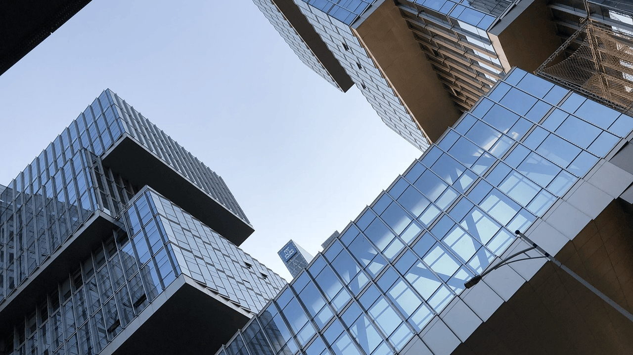 天奈科技：控股股东、董事及高管拟合计减持公司不超2.5%股份