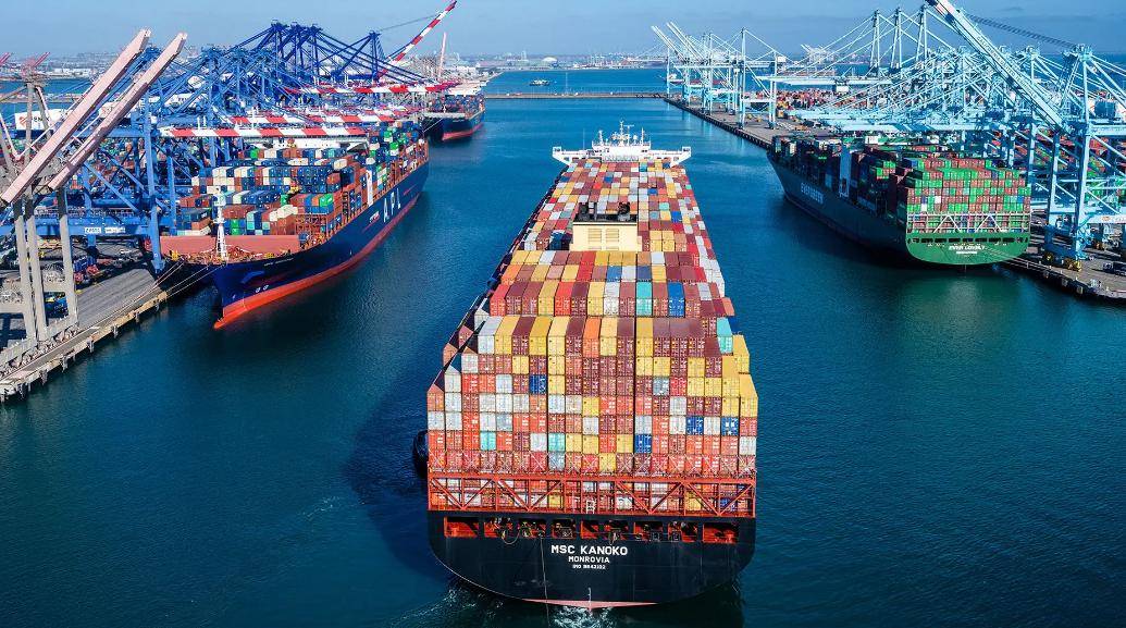 通胀意外放缓，美股上涨，特朗普旗下公司大涨超40%；王毅分别同柬埔寨、泰国外长通电话；康师傅换帅；46岁！国盾量子董事长离世丨每经早参