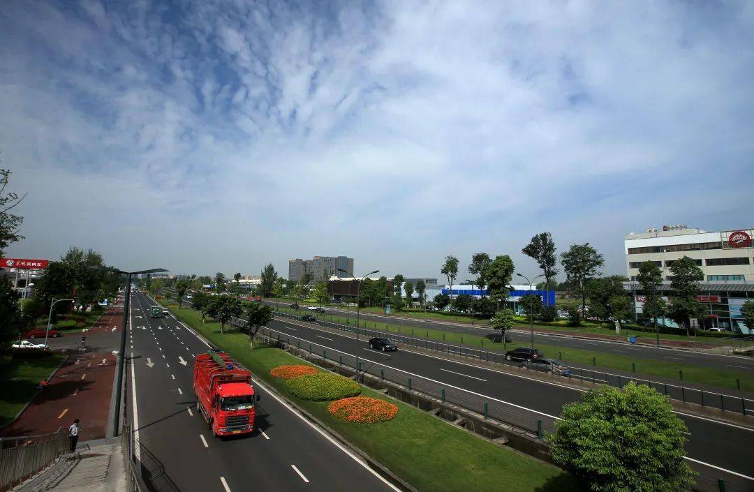 老挝首条高速公路通车五周年 服务社会车辆超2725万辆次