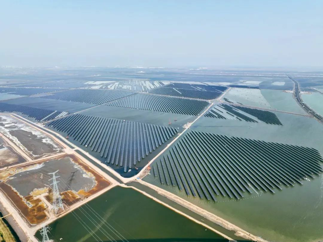 华电科工:与华电科工集团 签署8.15亿元合同