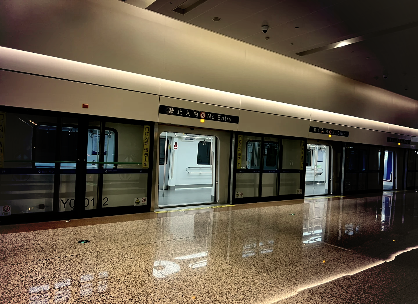 香港国际机场11月访港及转机/过境旅客量均录得双位数同比升幅