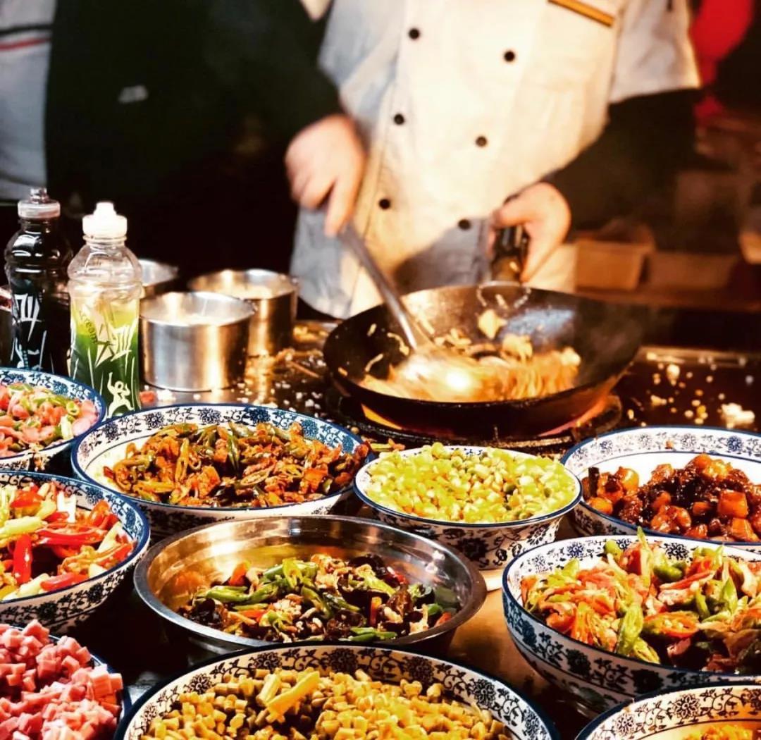 “义乌最牛老板娘”的2025：风大浪大，烂牌硬打 ，甘苦交织｜2025年度出海观察