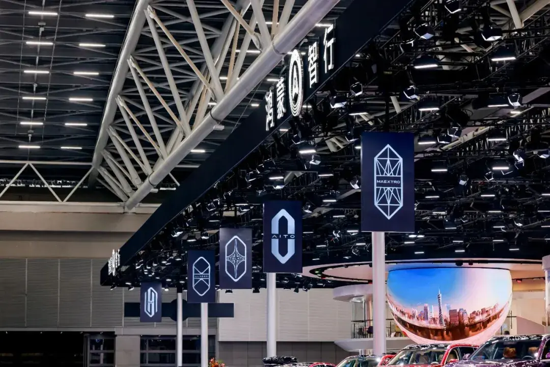 创新高！问界全年交付突破42万辆，单月超5.7万辆