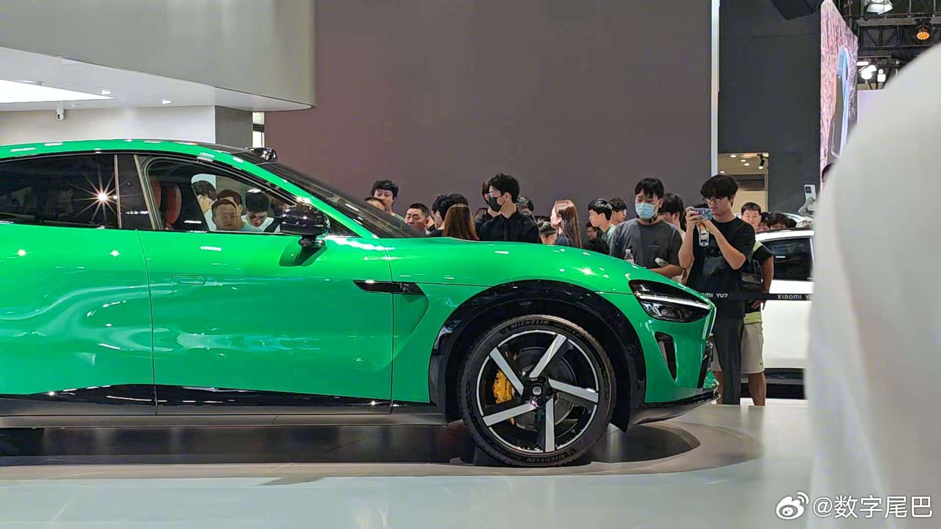 小米YU7为什么做“长车头”？雷军：前备箱空间大，安全距离也变长了