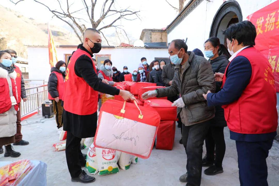 不少老人宁愿挨冻也不敢开暖气,让人痛心!河北农村取暖问题,不能再耽搁了