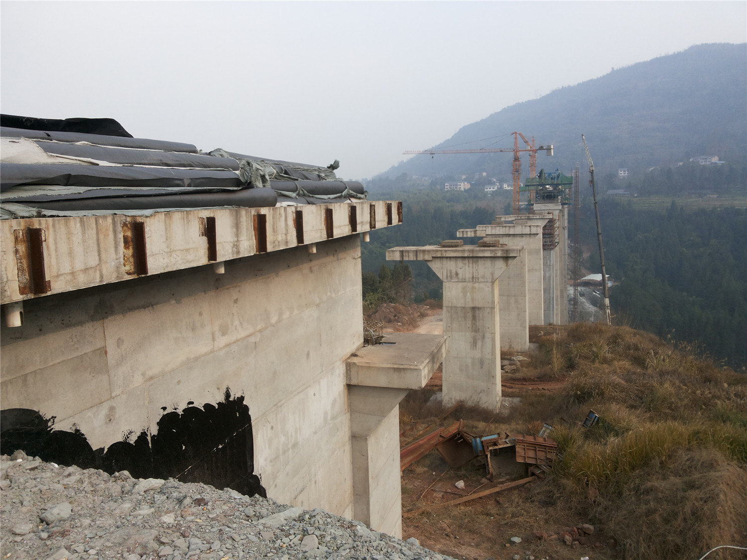 祥和实业:与中铁十五局签订4310.41万元合同