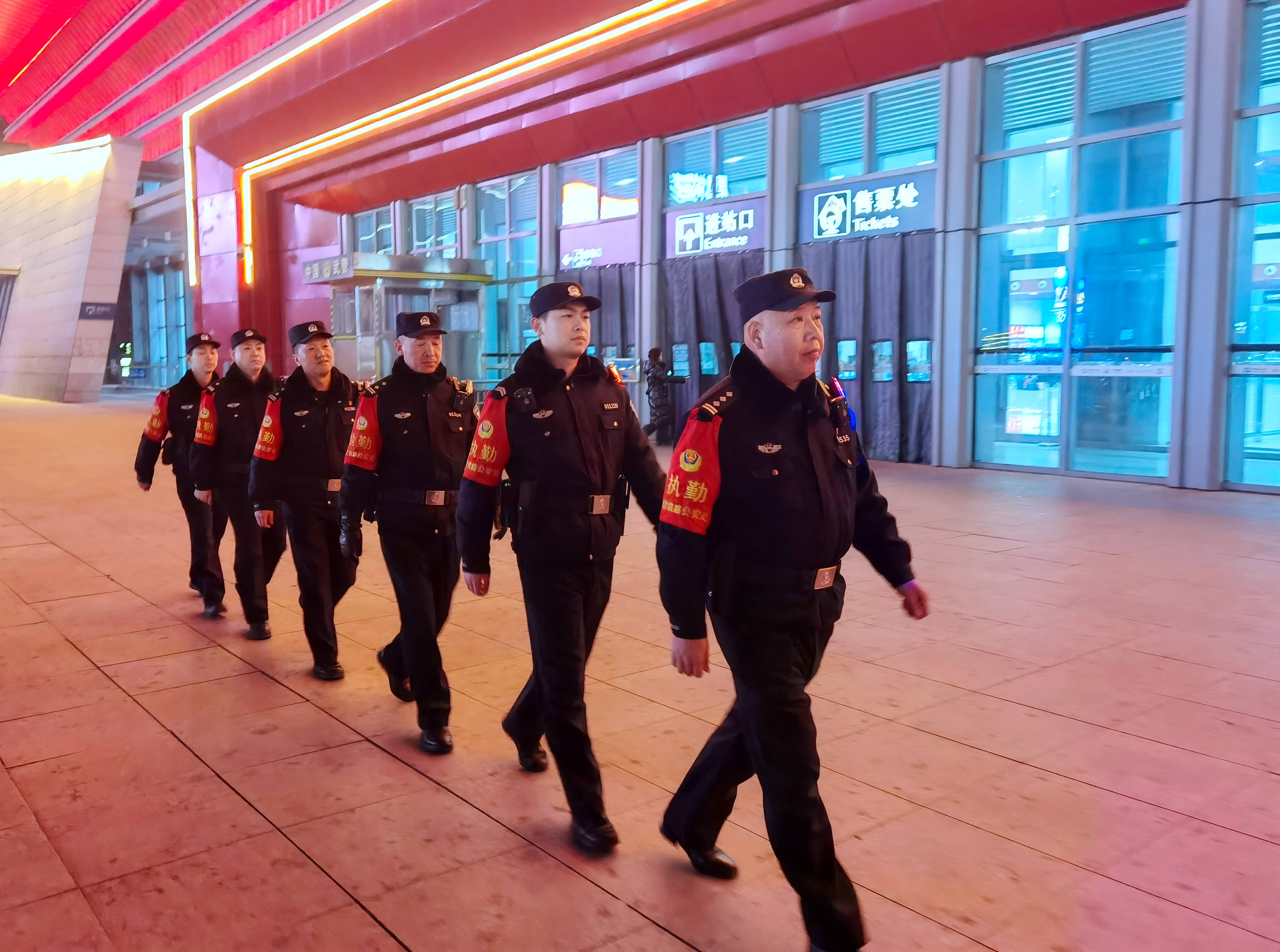 铁路公安优化警力部署 确保全国铁路“新图”运行安全稳定