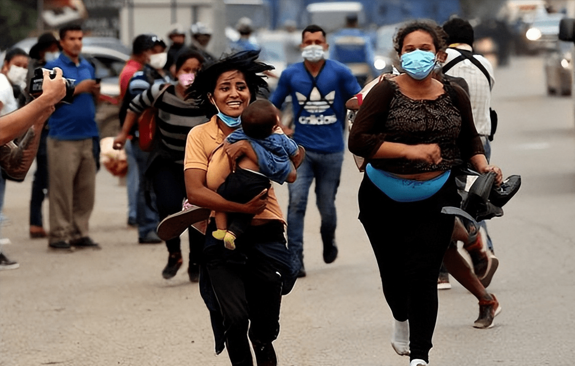 “公开反对” 拜登批评美国政府在明州的移民执法行动