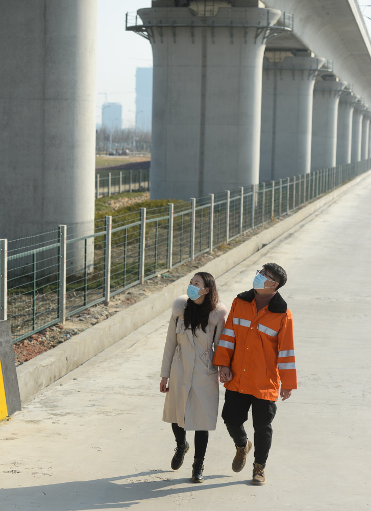 (新春走基层)武警桂林支队开展“功勋荣誉进家门”活动