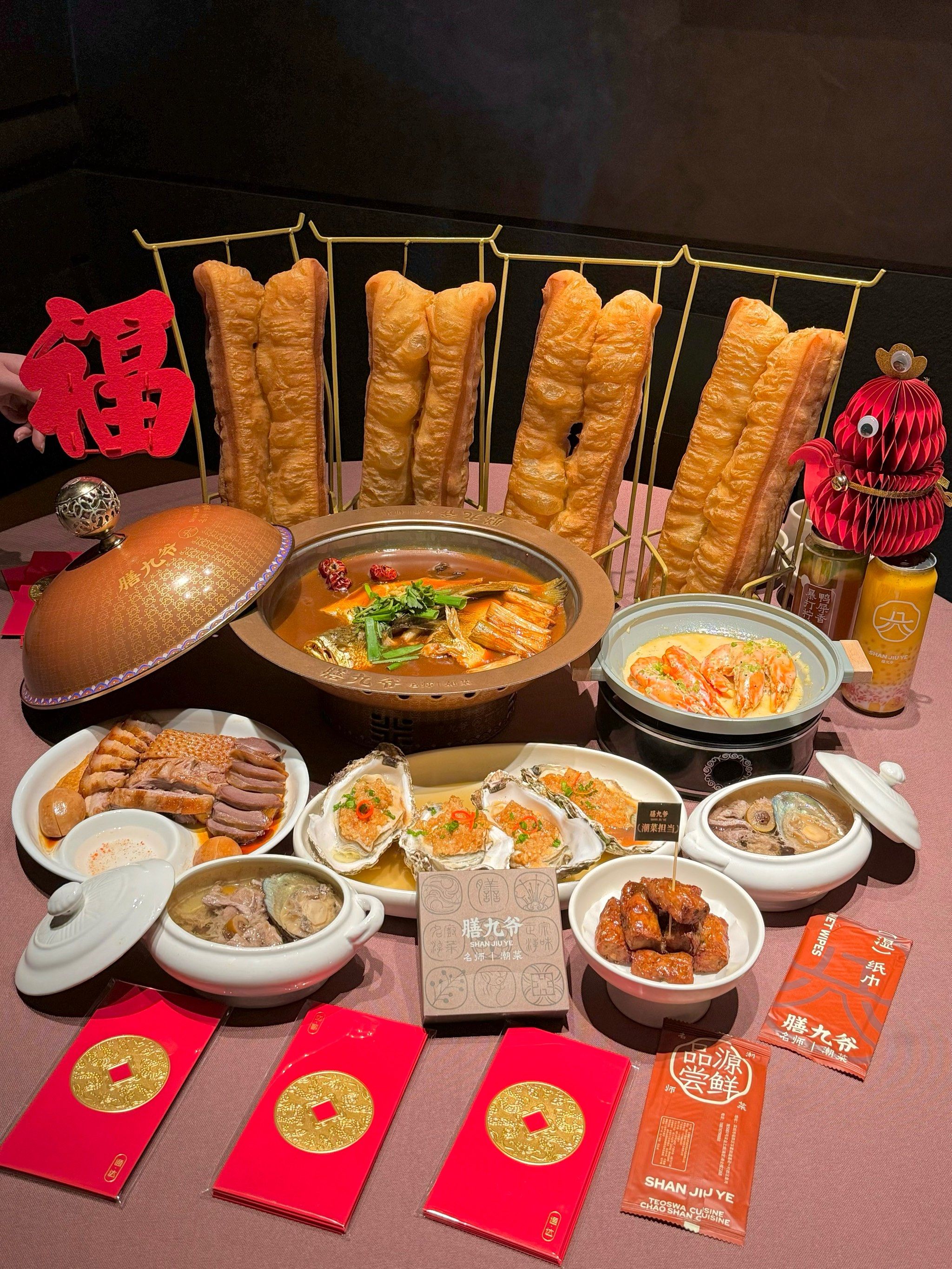 “年夜饭”预订火爆 深圳不少餐厅除夕当天包间或大桌已订满丨新春走基层