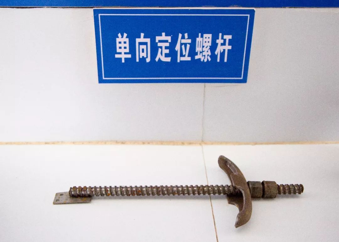 中铁工业获得发明专利授权：“面向工业场景的大模型轻量化与边缘推理加速方法和装置”