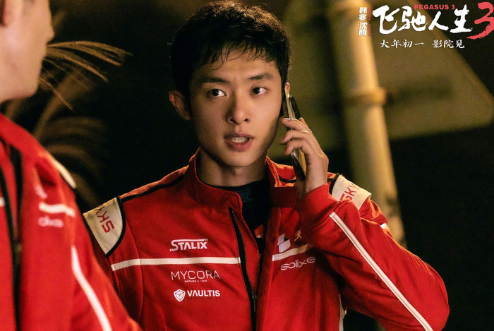 2026年电影票房破50亿元！《飞驰人生3》3天票房超12亿元，票房预测或超50亿元！同款车模爆火，上架一周卖出超3000单