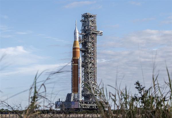 新闻分析丨美国载人绕月任务一再推迟背后的困局